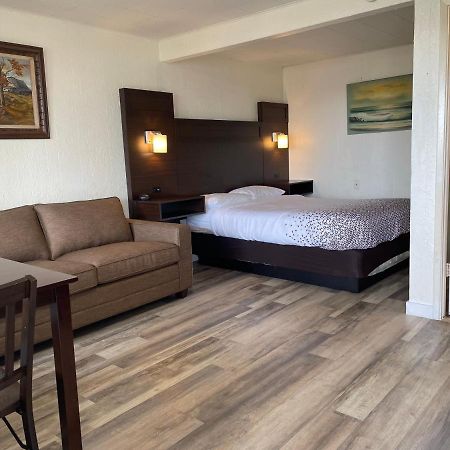 ווסטפורט Holiday Motel מראה חיצוני תמונה