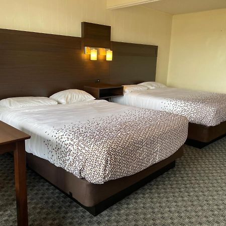 ווסטפורט Holiday Motel מראה חיצוני תמונה