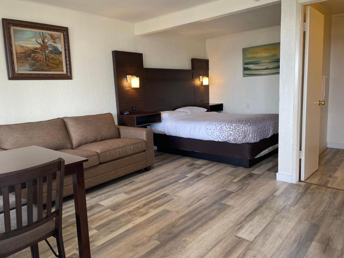 ווסטפורט Holiday Motel מראה חיצוני תמונה