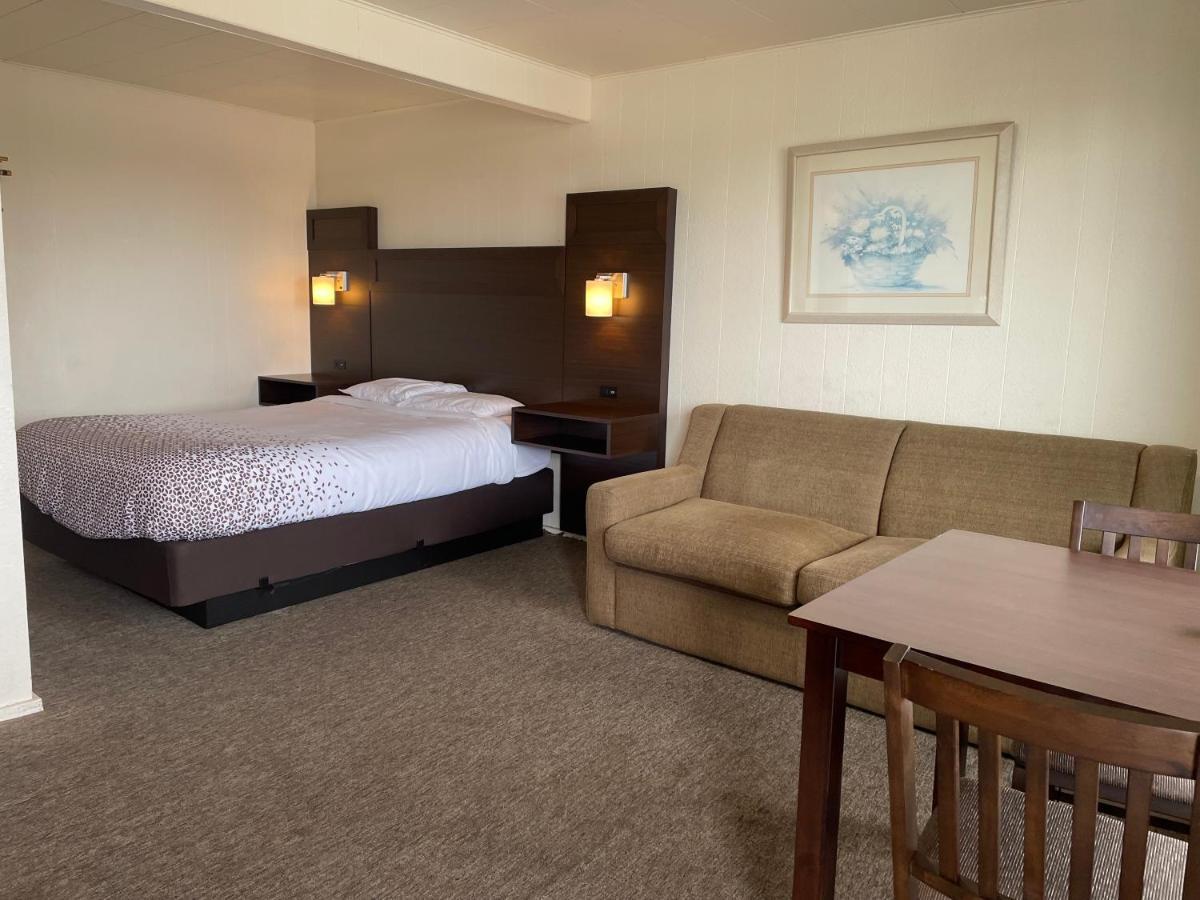 ווסטפורט Holiday Motel מראה חיצוני תמונה